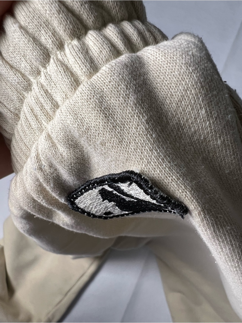Genuine Merchandise Jogger Sweatpants with Black NY Yankees Logo - Picture 8 of 8